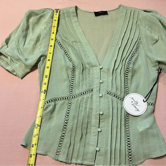 New with tags 🏷️ Petite Pleat and Lace Tape Top - Picture 3 of 4